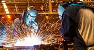 Cara Mengembangkan Rencana Bisnis Fabrikasi Logam