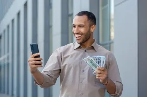 Aplikasi Penghasil Uang Terbaik di Smartphone