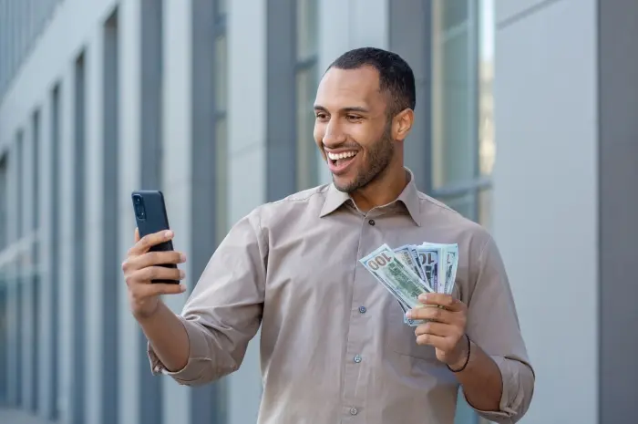 Aplikasi Penghasil Uang Terbaik di Smartphone