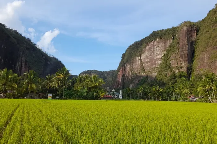 Lembah Harau, Wisata Alam yang Mengingatkan pada Desa Konoha di Lima Puluh Kota
