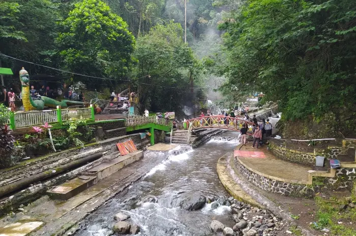 Pemandian Air Panas Guci